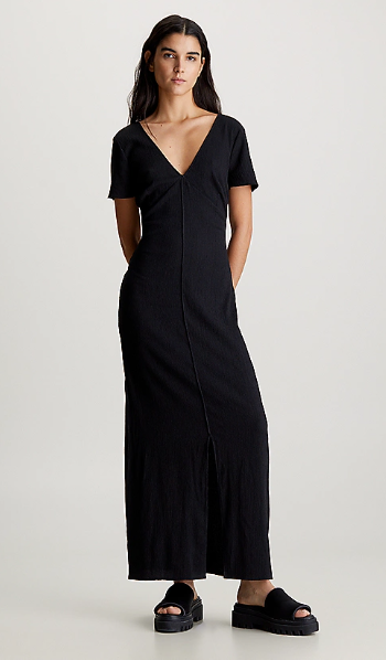 Long dress with short sleeves in crinkled fabric